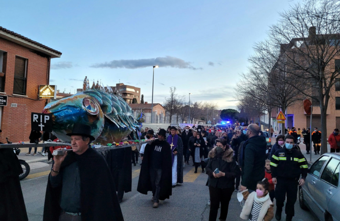 El Entierro de la Sardina puso punto y final al Carnaval de Azuqueca de Henares