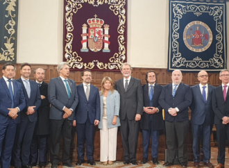 Jesús Martín recibe la Medalla de AEDHE en el Paraninfo de la Universidad de Alcalá