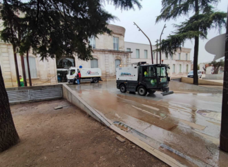 Calima / Todas la máquinas de agua trabajando en San Fernando en un Plan de Limpieza especial ante los efectos del polvo sahariano