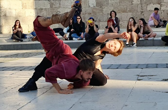 Cervandantes: las Ruinas de la Capilla del Oidor de Alcalá se llenaron de danza contemporánea 