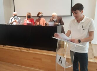 Katy Parra Carrillo, ganadora del XXXI Certamen de Poesía José Chacón en Alcalá