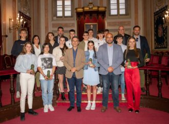 Natación, ciclismo, hockey… numerosos deportistas de Alcalá, recibidos en el Ayuntamiento