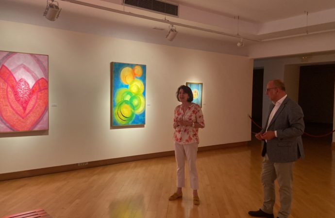 La artista extremeña Esther Aragón expone “Quid Génesis” en Alcalá de Henares