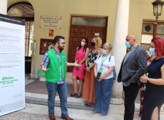 Exposición organizada por la Asociación Española contra el Cáncer en Alcalá de Henares