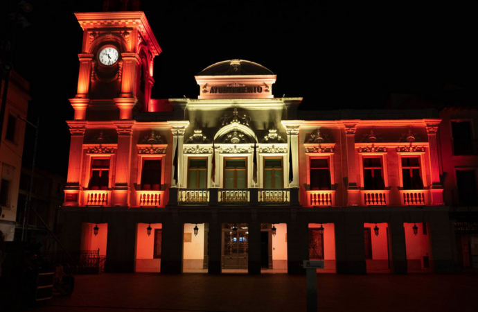 Nueva iluminación ornamental para el Ayuntamiento de Guadalajara
