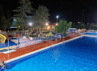 La piscina municipal de Azuqueca amplía su horario hasta las 22:30 h