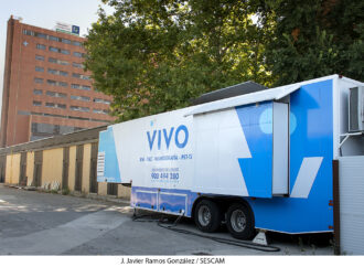 El Hospital de Guadalajara instala un TAC móvil en la parte trasera del edificio