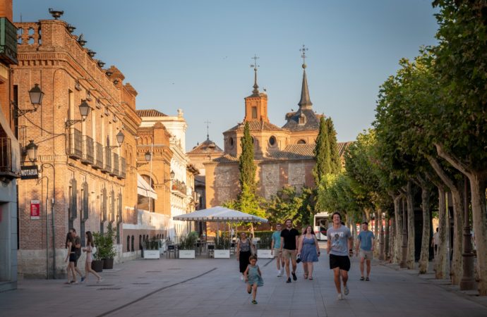 El despliegue de fibra óptica en el casco histórico de Alcalá, más rápido gracias a un convenio entre el Ayuntamiento y Telefónica