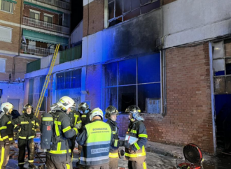 Mueren dos personas en un incendio en una nave industrial ocupada en Torrejón de Ardoz