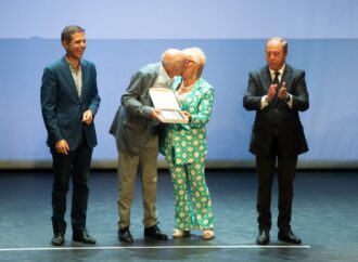 44 parejas celebran sus Bodas de Oro en un emocionante acto en Alcalá de Henares