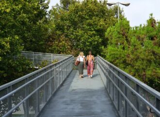 Abierta la pasarela peatonal de la calle Escudo en Alcalá de Henares