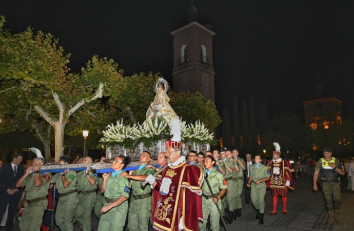 La Virgen del Val volvió a la Catedral de Alcalá para cerrar así las fiestas del Distrito V