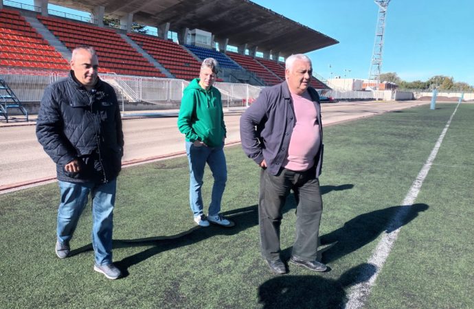 Comienzan las obras para la renovación de la pista de atletismo y del Estadio Municipal ‘Santiago del Pino’ en San Fernando