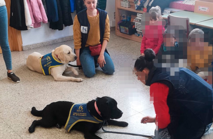 La Asociación Dog Point y el Ayuntamiento de Alcalá organizan charlas de sensibilización escolar