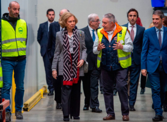Visita ilustre de la Reina Sofía a la sede del Banco de Alimentos del Corredor del Henares en Alcalá