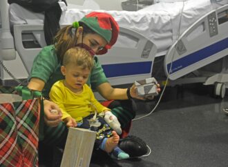 El Hospital de Torrejón celebra la Navidad con música y actividades lúdicas para los pacientes