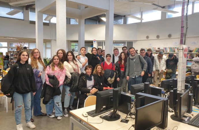 Estudiantes del IES Isidra de Guzmán de Alcalá, visitan Francia trabajando por la integración en Europa