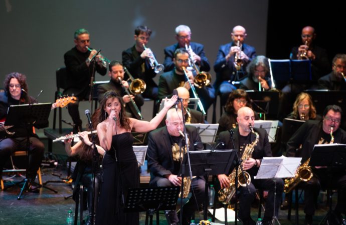 Gran actuación de la Big Band en el Teatro Salón Cervantes de Alcalá