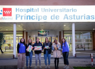 El Atleti Femenino repartió ilusión en el Hospital Príncipe de Asturias de Alcalá de Henares