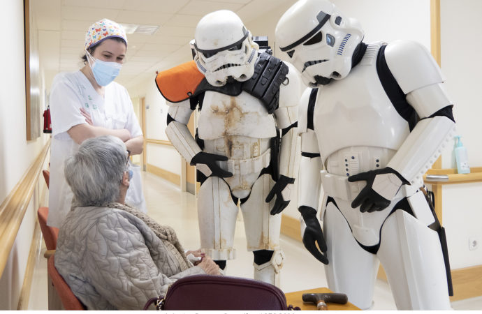 Miembros de la Legión 501 de Star Wars visitan el Instituto de Enfermedades Neurológicas (IEN) en Guadalajara