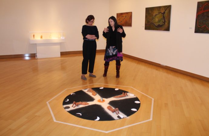 Exposición en Alcalá: Helena Aikin homenajea al “eterno femenino” en “Madre Tierra” 