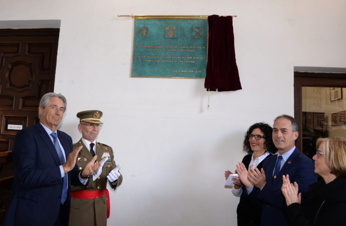 Nueva placa en el Colegio de Málaga de Alcalá en homenaje al Real Colegio de Artillería
