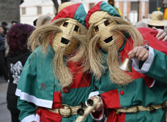 El Carnaval 2023 llena de música y color las calles de Alcalá de Henares