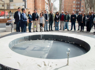 Homenaje en Alcalá a los que pusieron su granito de arena para levantar la Plaza del Barro
