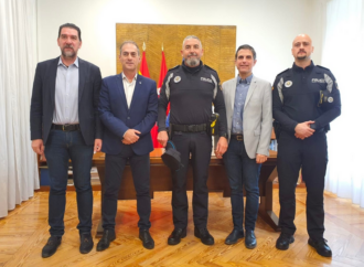 Reconocimiento a un agente de la Policía Local de Alcalá que colaboró en Turquía en las labores de rescate de personas tras el terremoto