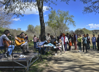 Mucho ambiente en la tercera edición de «Música en el Río» en Alcalá de Henares