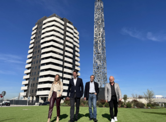 Nuevo conjunto escultórico en Torrejón: “Obelisco”, de Javier Rego