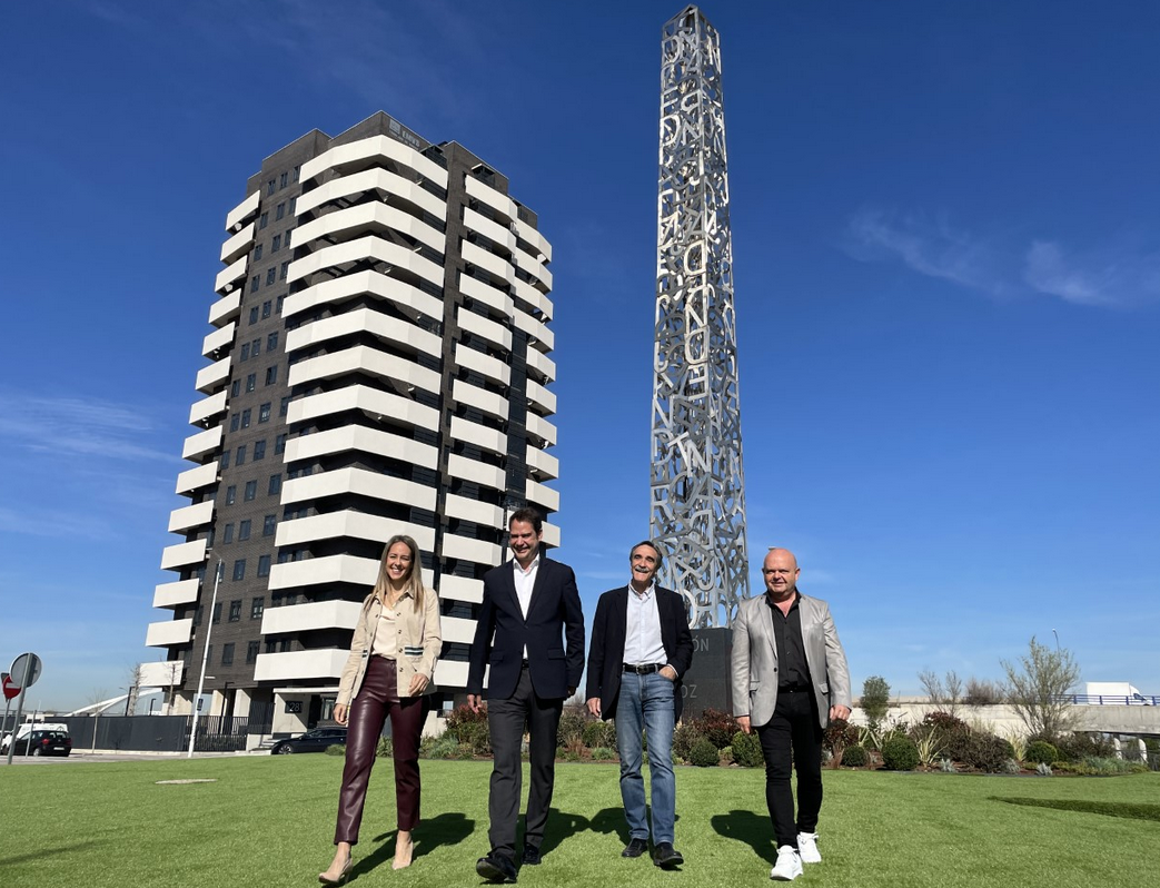 Obelisco de Torrejón: conjunto escultórico de Javier Rego