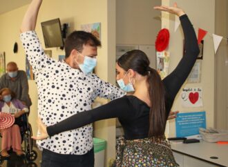 La Feria de Abril llegó al Hospital de Torrejón con actividades para amenizar la estancia de los pacientes