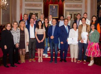 Entregados los premios del II Concurso de embellecimiento de Escaparates y Balcones de la Semana Santa de Alcalá de Henares