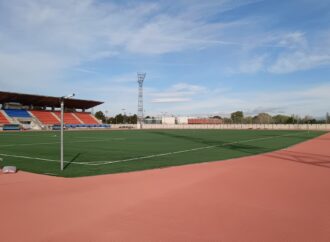 La nueva pista de atletismo y el césped del campo de fútbol ‘Santiago del Pino’ ya son una realidad en San Fernando