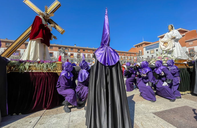 La Semana Santa de Torrejón de Ardoz concluyó con la tradicional Procesión del Encuentro
