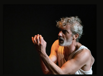 Miguel Molina llega al Teatro de Torrejón, este sábado 29, para meterse en el papel de Miguel Hernández