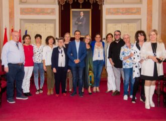 La Escuela Municipal de Adultos de Alcalá finalizó el curso con el acto de entrega de diplomas y orlas 