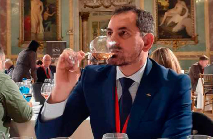 José Valdearcos, (Parador de Alcalá), entre los mejores catadores de vino del mundo