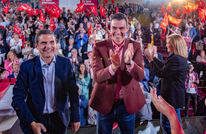 Elecciones Alcalá (PSOE) / Pedro Sánchez arropa al alcalde, Javier Rodriguez Palacios, en un mitin celebrado en el Auditorio