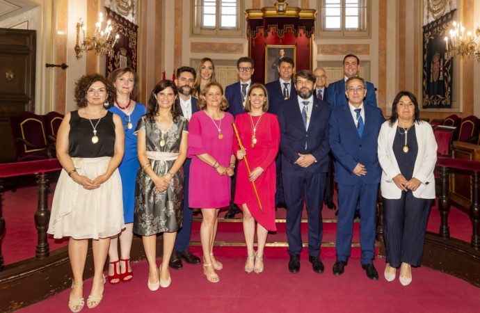 Confirmado el nuevo equipo de gobierno en Alcalá de Henares: así quedan las concejalías y distritos