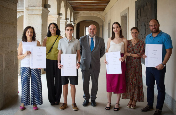 Reconocimiento a los estudiantes con mejores notas en la EvAU en la Universidad de Alcalá de la convocatoria de junio