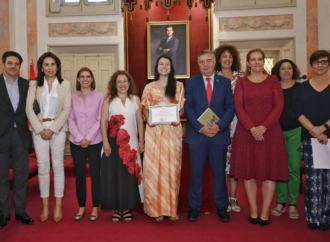 Zoila Martínez Beltrán recoge el Premio de Investigación María Isidra de Guzmán en Alcalá de Henares