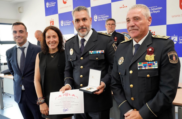 Medalla al Mérito Profesional al Comisario de la Policía Local de Torrejón de Ardoz