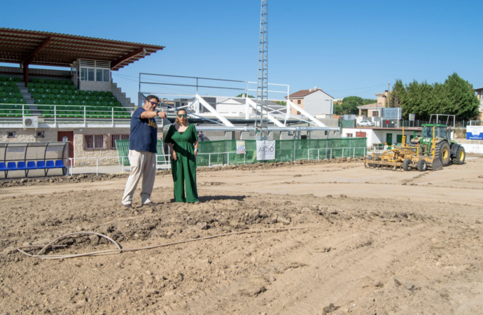 El nuevo césped del campo de fútbol municipal de Marchamalo ya está en camino