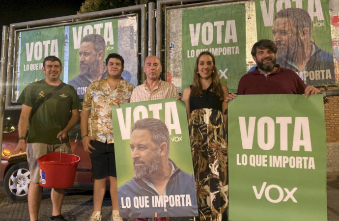 Elecciones 23J / Vox Alcalá inició la campaña electoral para las Generales en apoyo a Santiago Abascal