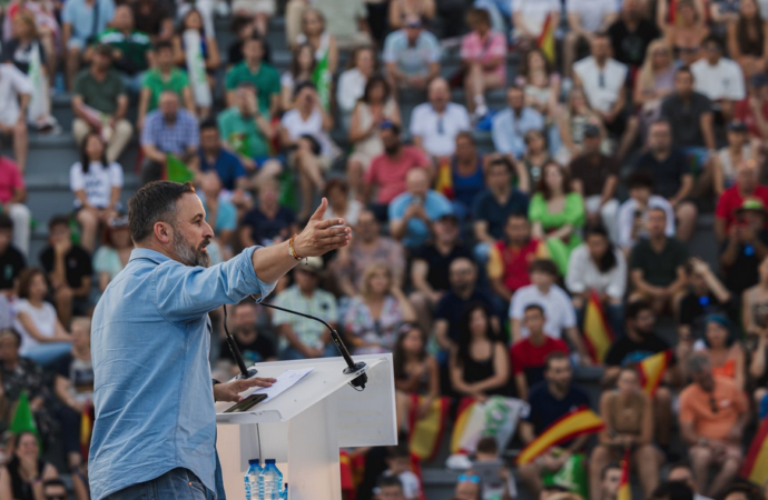 Santiago Abascal (VOX) criticó duramente en Alcalá la gestión de PP y PSOE en materia de inmigración