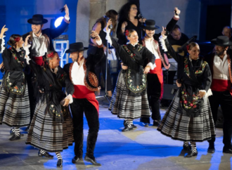 Ferias Alcalá / Día 2: Ballet Folclórico de Madrid, teatro con Josema Yuste y Santiago Urralde, fiesta motera…