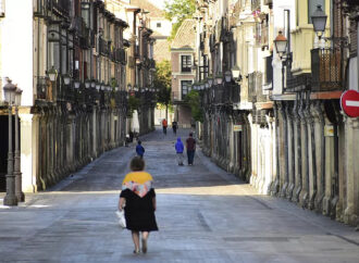 La red de «Comercios Amigos de los Mayores» de Alcalá ya cuenta con más de una veintena de establecimientos adheridos