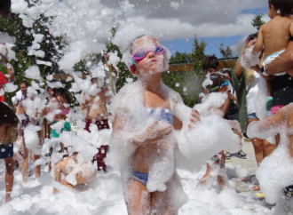 Ferias Alcalá / Teatro, Noches del Patio, actividades de peñas, visitas guiadas a la luz de la Luna y la final del torneo de mus, este miércoles